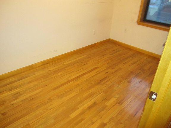 4th image of 2909 21st Ave APT 3