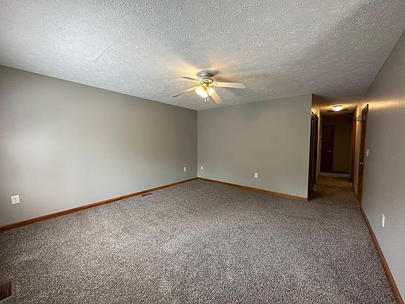 3rd image of 928 Holloway Dr