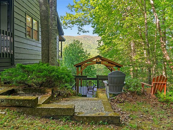5th image of 233 Narrows Road