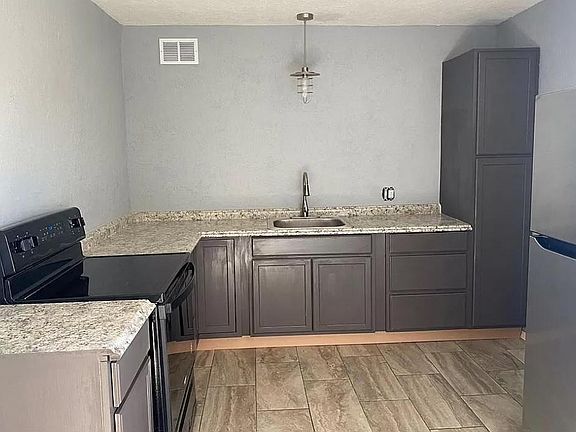 4th image of 4904 SW G Ave