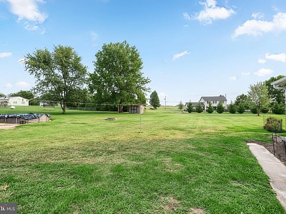 4th image of 131 Groft Dr