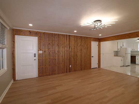 2nd image of 9 Berkley Pl APT 2
