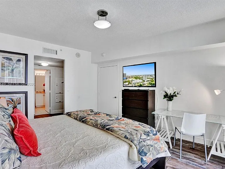 1750 N Bayshore Dr #2911 — Photo 14