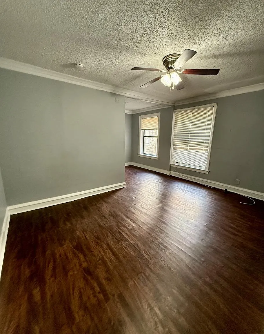 6959 S Paxton Ave — Photo 1