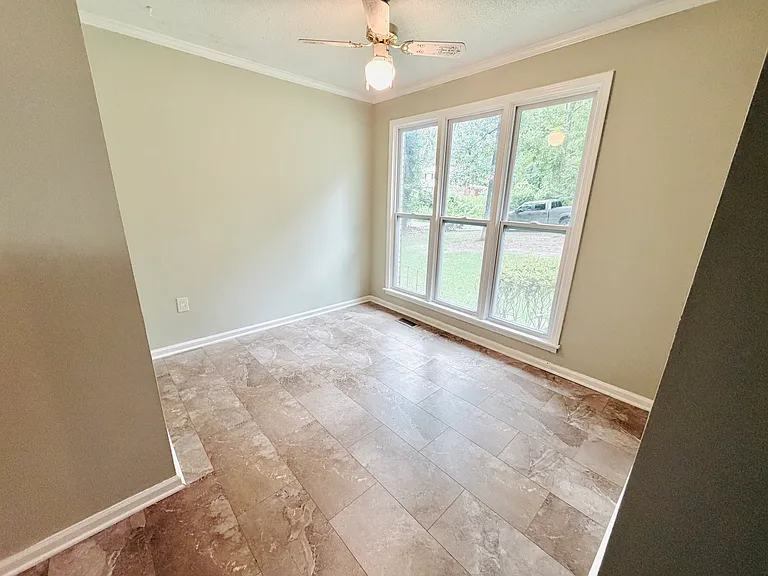7905 Castleton Ln — Photo 25