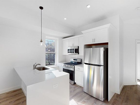 landlord_unit_photo_55282873_3