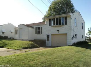 429 W Omar St, Struthers, OH 44471