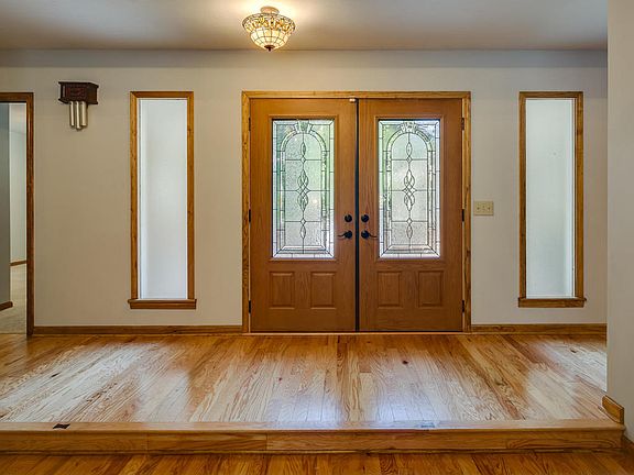 4th image of 12783 Longview Dr W