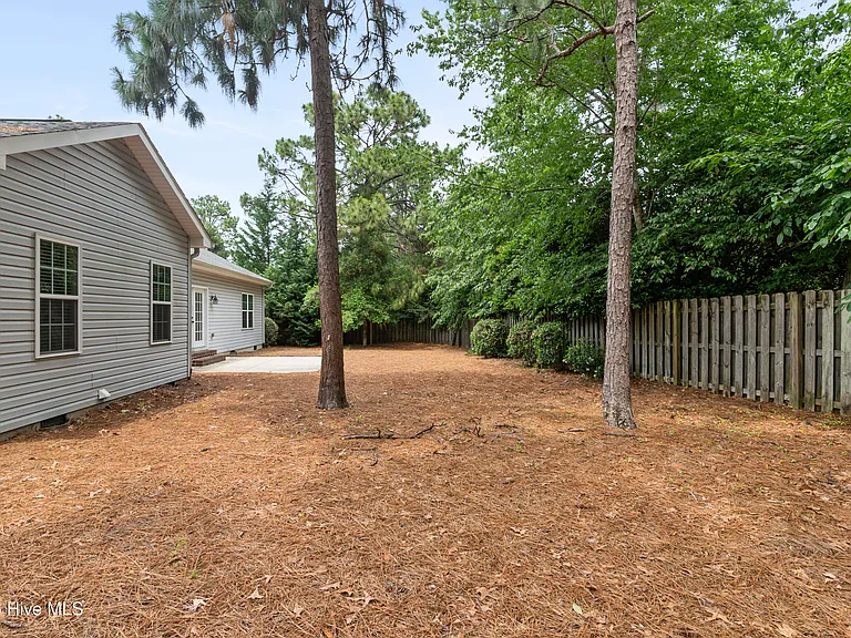 1350 Monticello Dr — Photo 24