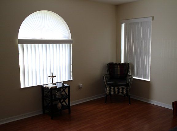 4th image of 22 Pilgrim Dr