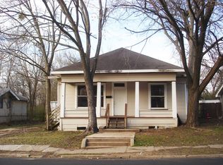 136 W Washington St, Paris, TX 75460