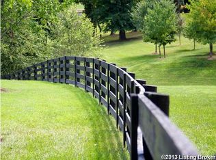 17 Regal Rd, Louisville, KY 40222