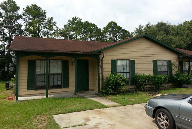 1st image of 104 S Palm Dr #B