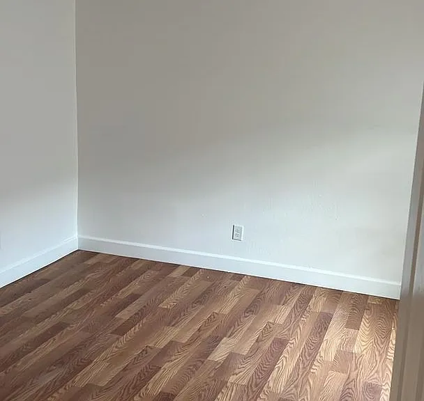 2825 Victoria St — Photo 11