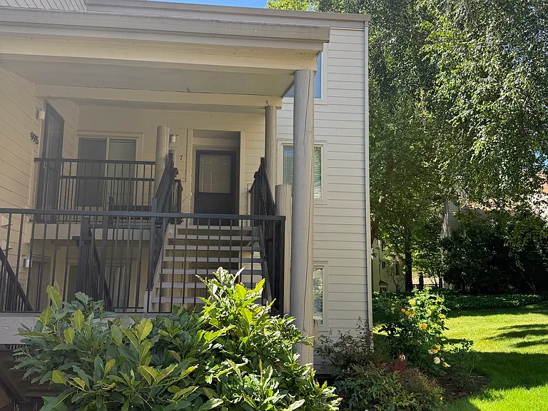 9917 SW Trapper Ter — Photo 1