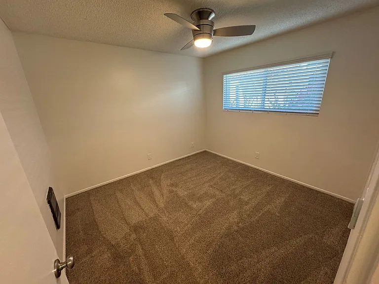 711 E. Pleasant Street — Photo 16
