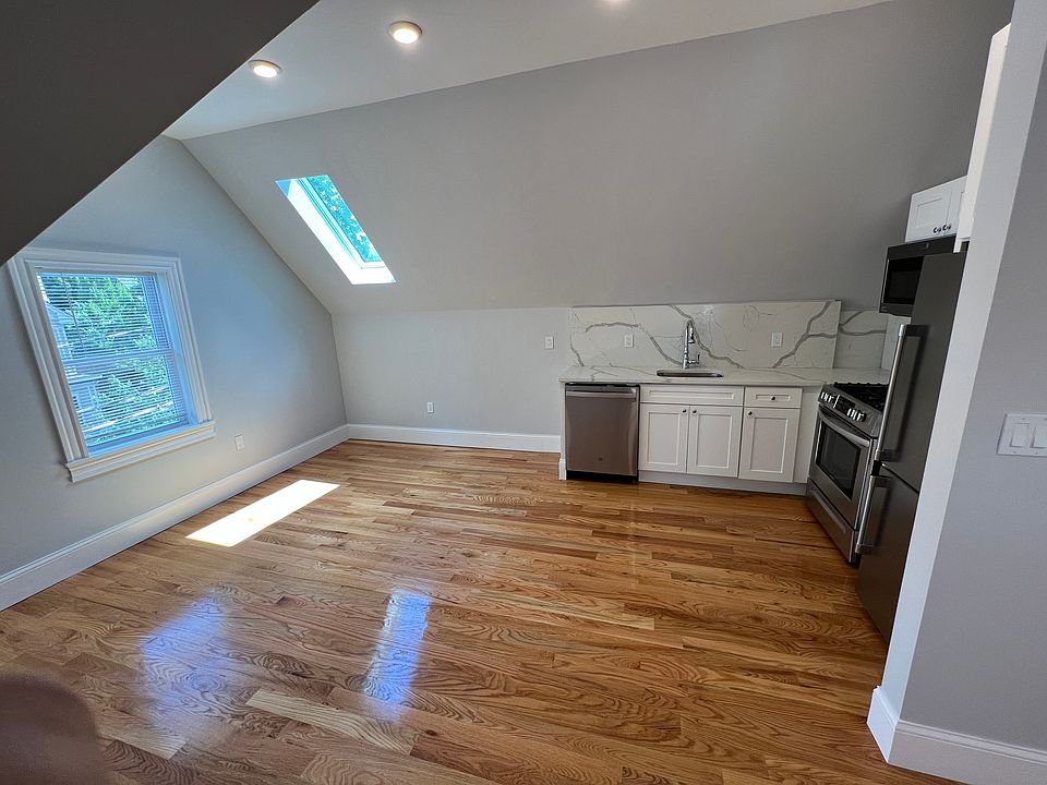 1st image of 158 Morrison Ave #3