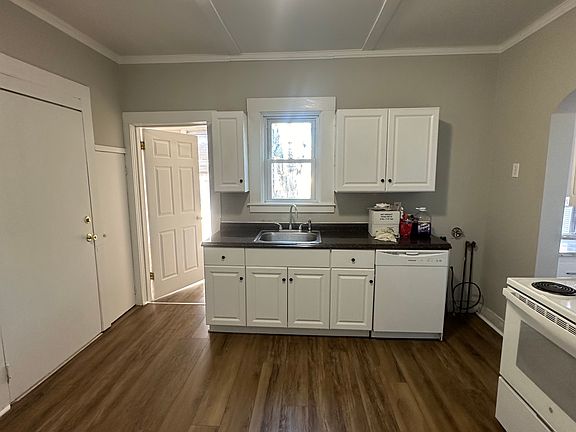 2nd image of 1260 Whalley Ave #1A