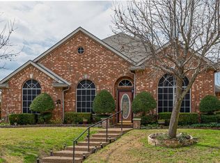 1318 Lakebreeze Dr, Garland, TX 75043