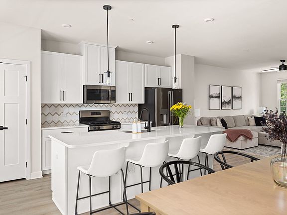 5th image of 146 Canterbury Way