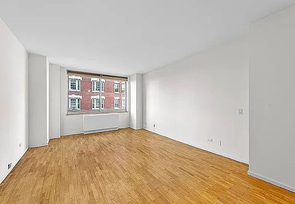 3rd image of 250 W 90th St APT 6G