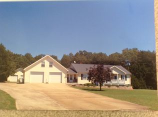 113 Harrison Pond Rd, Campobello, SC 29322