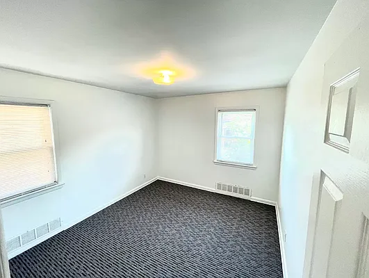 Rented by Luxury Apartments LIC | media 23