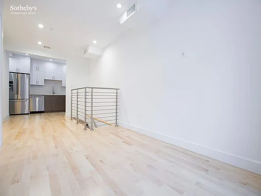 Rented by Sotheby's International Realty | media 13