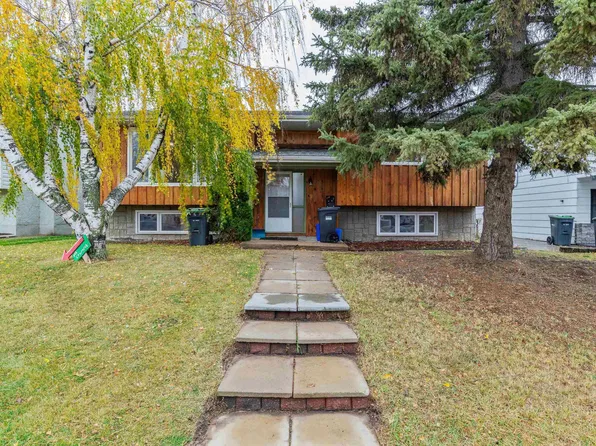 5014 45th St, Cold Lake, AB T9M 1Z2