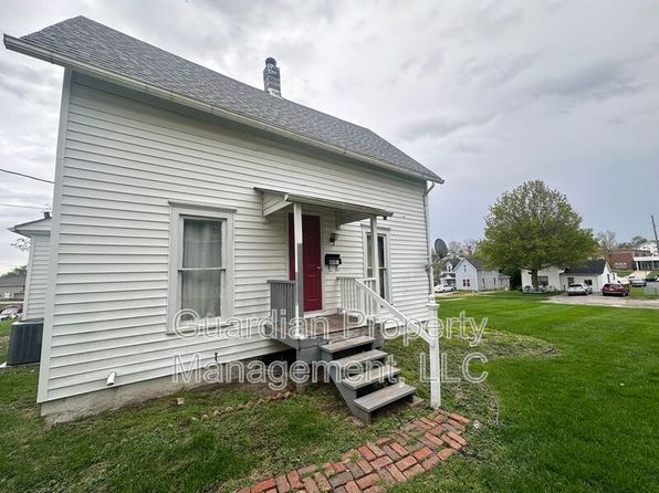 409.5 E 3rd St, Maryville, MO 64468