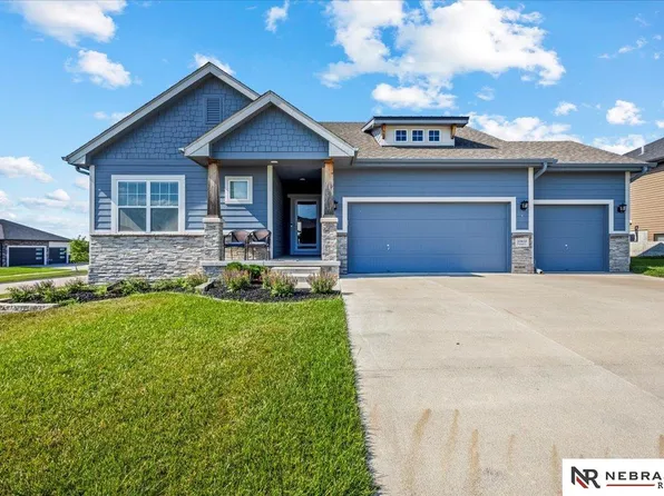 10410 Freedom Ln, Lincoln, NE 68527