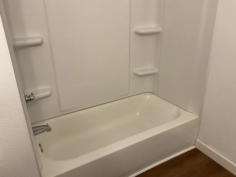 360 NW Elm St #A — Photo 8