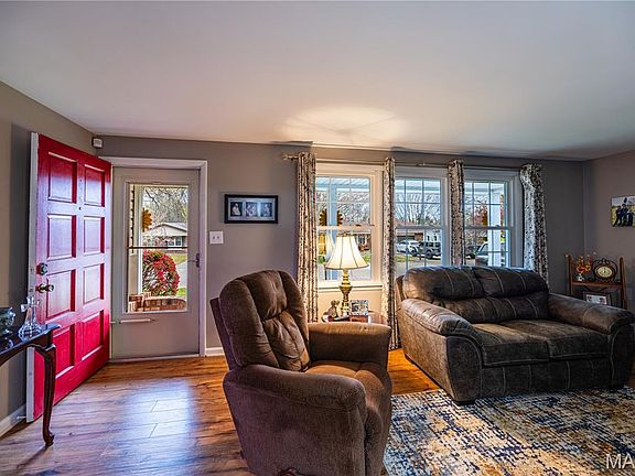 4th image of 2061 Steven Dr