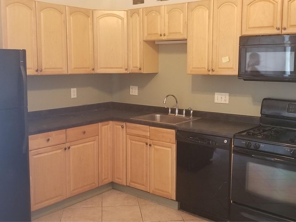 2nd image of 25 W Hollister St APT 2