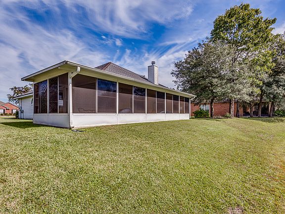 4th image of 3911 Lake Crest Ter