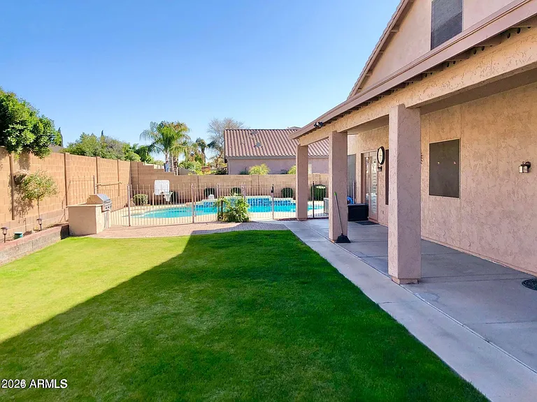 345 N Date Palm Dr — Photo 3