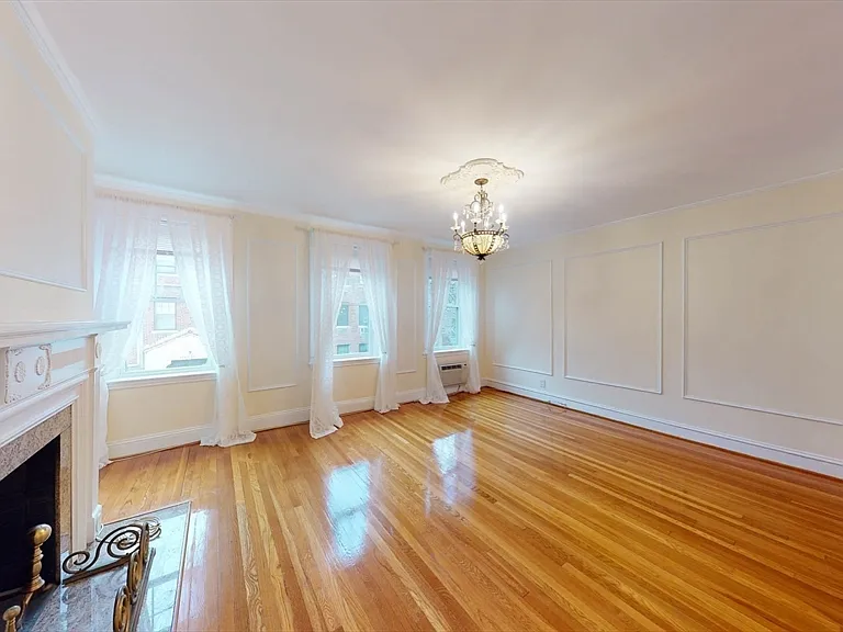311 Tappan St #3 — Photo 6
