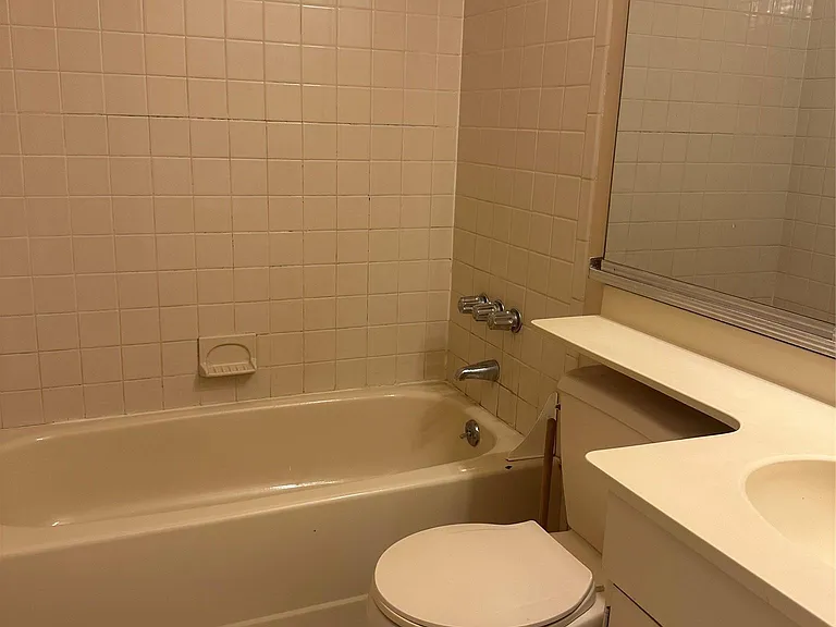 11 Lexington Hl #8 — Photo 13