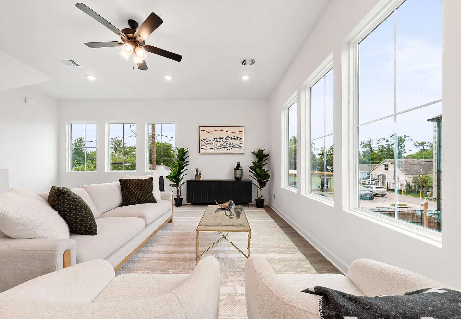 3 bed, 2.5 bath, 1703 sqft, $2,200 — Photo 1