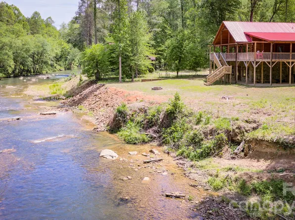 371 Redbird Dr, Lake Lure, NC 28746
