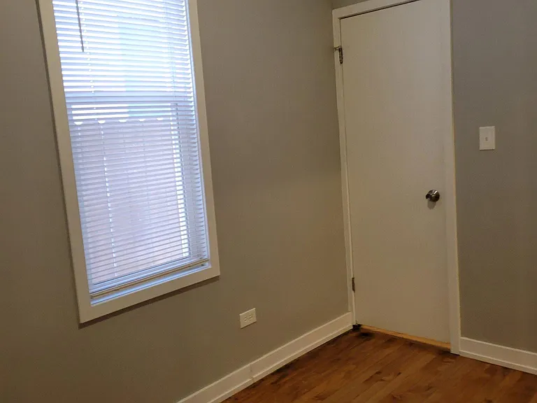 2947 N Hamlin Ave #1 — Photo 17