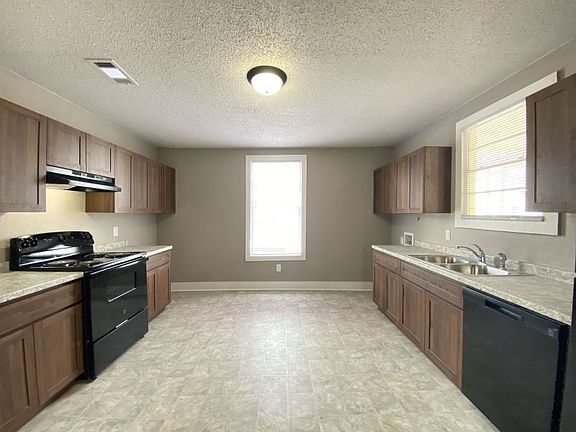 5th image of 1423 W Long 17th St