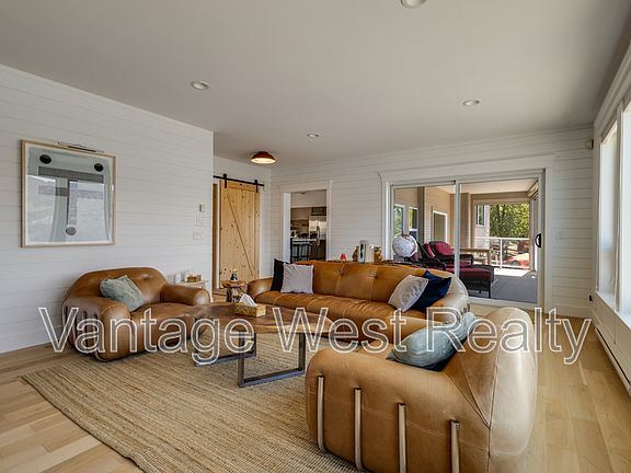 4th image of 1807 Lakestone Dr