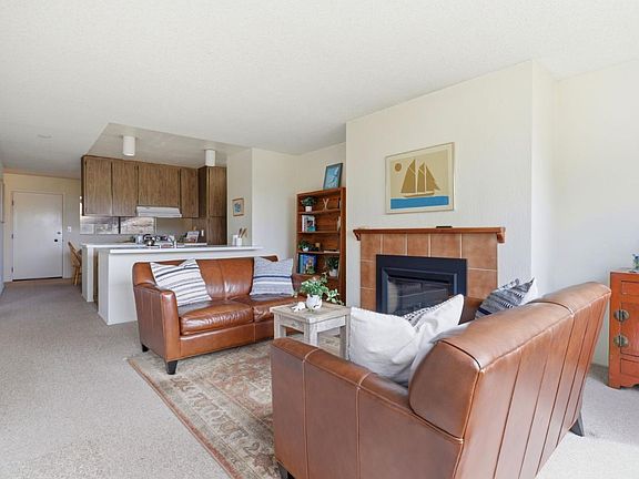 3rd image of 101 Shell Dr #111