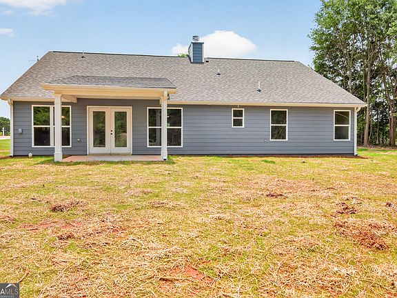 3rd image of 230 Airport Rd #9