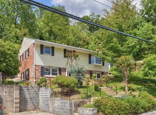 817 31st St S, Arlington, VA 22202
