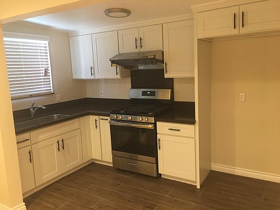 4th image of 353 S Walnut Grove Ave #C