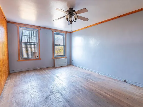 133-01 Booth Memorial Avenue image 3 of 20