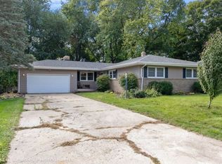 216 Fairmont Dr, Dekalb, IL 60115