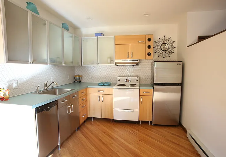 109 E Lakeside St #107 — Photo 8